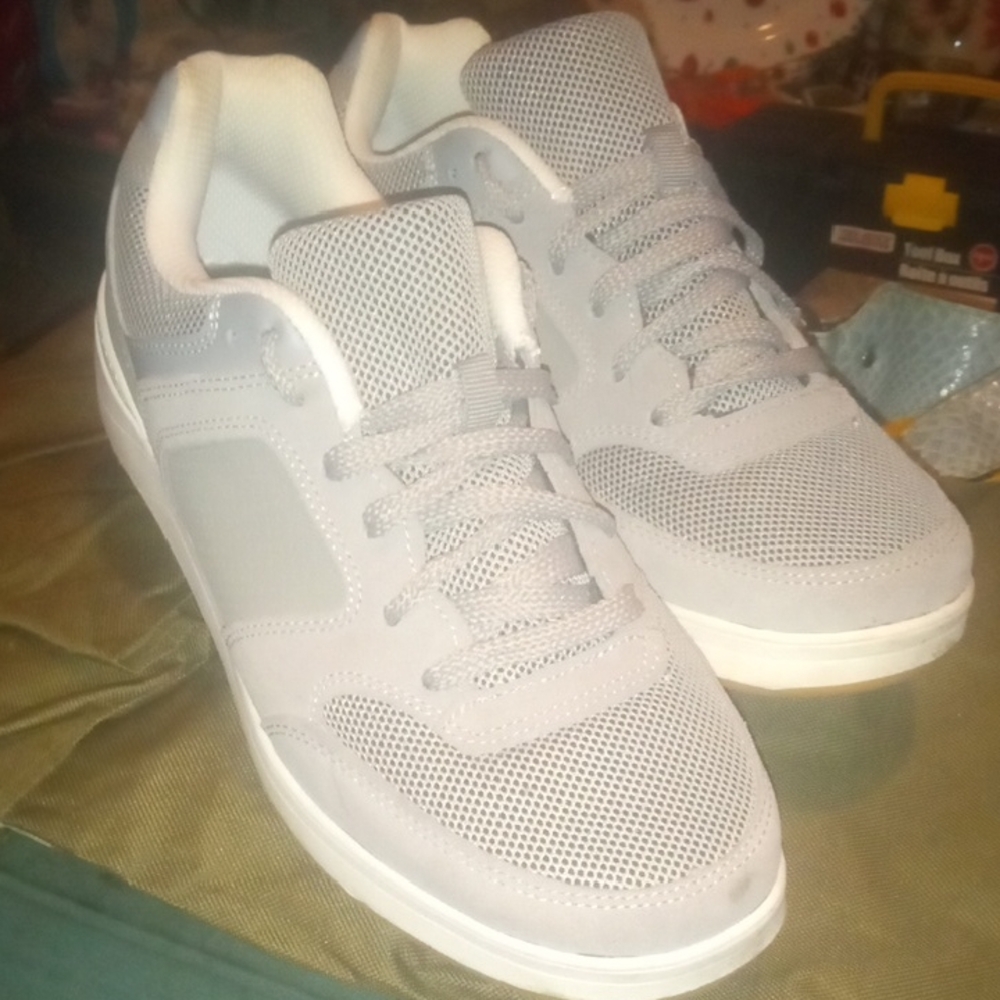 NWT. George Light Gray Men's Sneakers